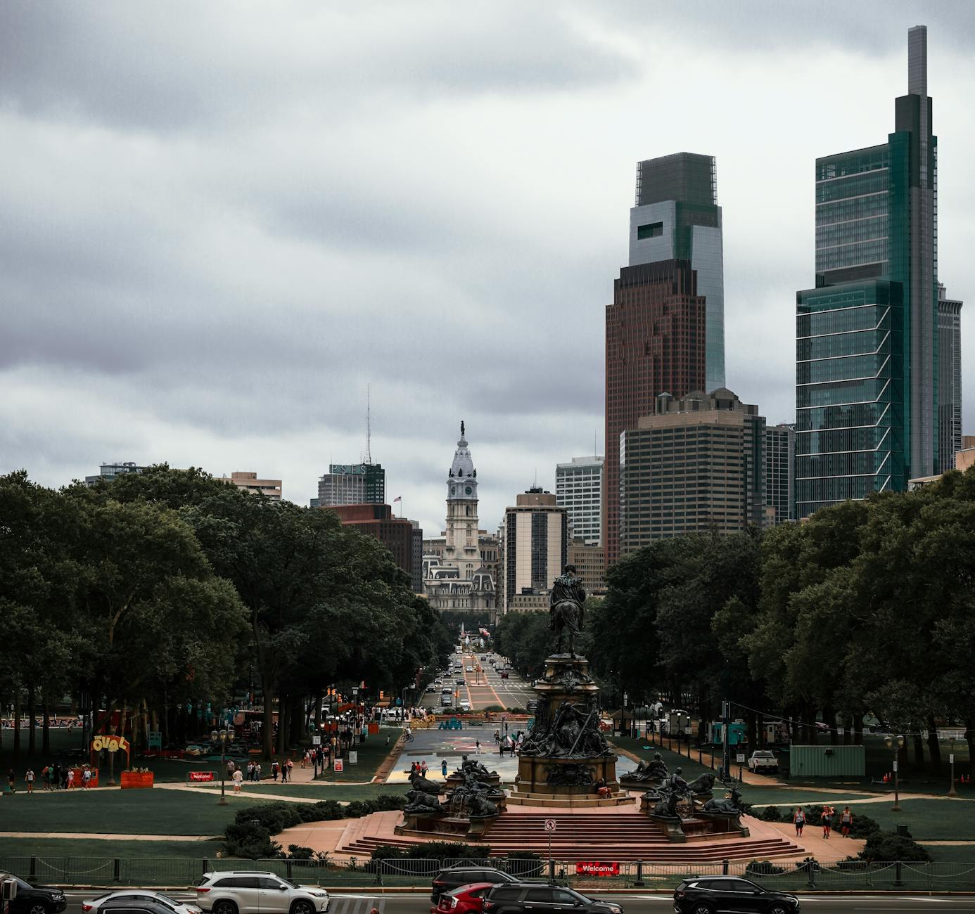Philadelphia holiday skyline at Christmas